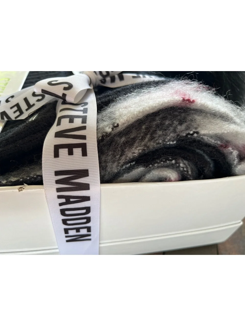 Steve Madden Women's Hat and Scarf Set Black One Size